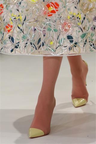 S/S 2013 fashion trends: floral embroidery