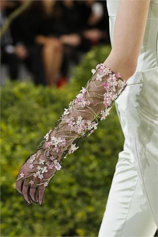 S/S 2013 fashion trends: floral embroidery