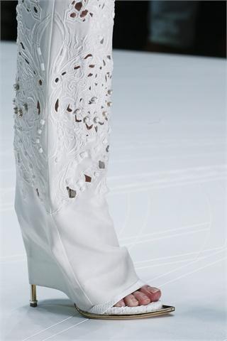 S/S 2013 fashion trends: floral embroidery