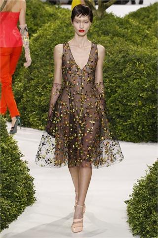 S/S 2013 fashion trends: floral embroidery