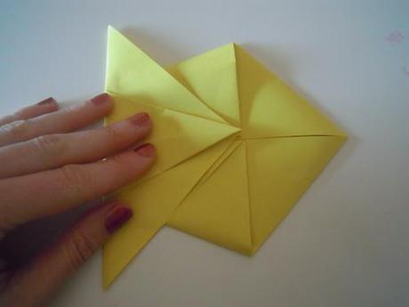 PESCE ORIGAMI
Questo pesciolino è facile da realizzare anche per...