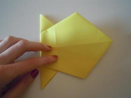 PESCE ORIGAMI
Questo pesciolino è facile da realizzare anche per...