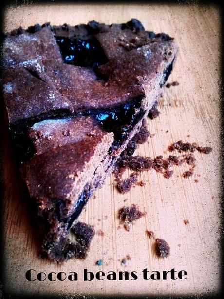 CROSTATA CON FAVE DI CACAO E MARMELLATA DI MIRTILLI (Tart with cocoa beans and blueberries jam)