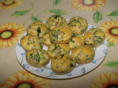 Biscotti alla cannella e nuovi muffins salati all'acqua frizzante