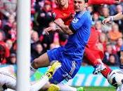 Liverpool-Chelsea 2-2, Suarez morde Ivanovic firma pari