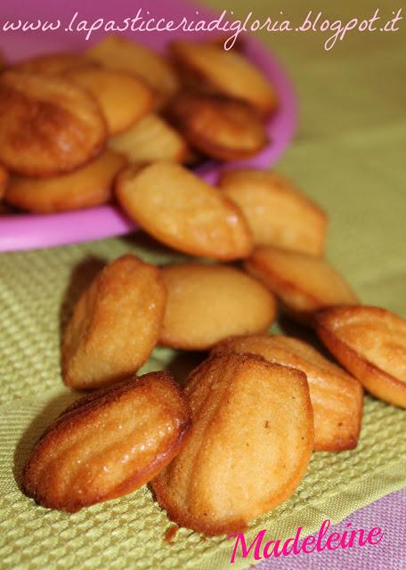 Madeleine all'aroma di mandorla