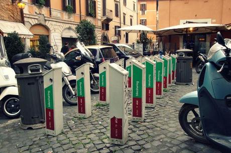 STRAORDINARIO SUCCESSO DEL SERVIZIO BIKE SHARING GESTITO DALL'ATAC: SI SONO FREGATI TUTTE LE BICICLETTE! COLOSSALE FIGURA DI MERDA INTERPLANETARIA.