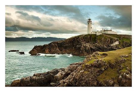 Fanad Head Lighthouse, Donegal, Ireland - by Pawel Karecki: ecco dove vorrei vivere! *__*