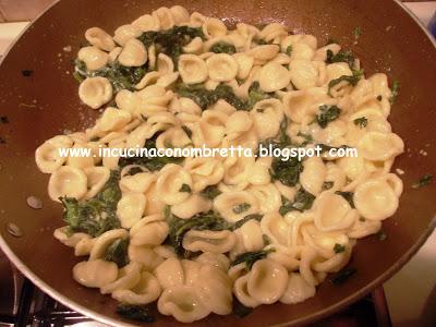 Orecchiette Pasta Vera con stracchino e spinaci