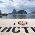 “Earth Day”, lo striscione “I ♥ Arctic” di Greenpeace