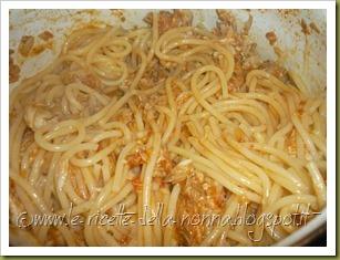 Spaghetti con ragù di sgombro (4)