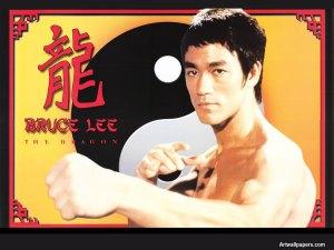 Bruce Lee a Hong Kong e… Gli “Spaghetti di soia con  pollo e verdura”!
