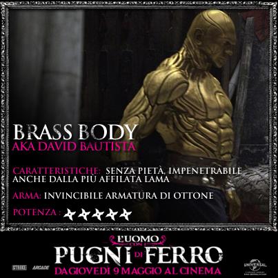 dave bautista uomo pugni acciaio