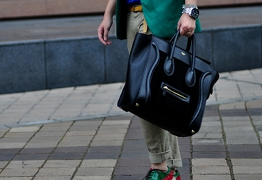 Photo post: Men loves Céline bag.