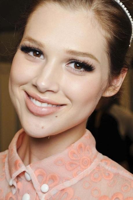 Beauty trend S/S 2013 : Bold brows , nude nails & babydoll lashes
