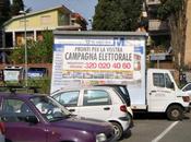 Siamo pronti vostra campagna elettorale! faccione sorriso ebete sullo sfondo processione cassonetti della munnizza. manco cetto laqualunque avrebbe osato tanto...