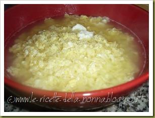 Stracciatella in brodo con puntine di riso e noce moscata (10)