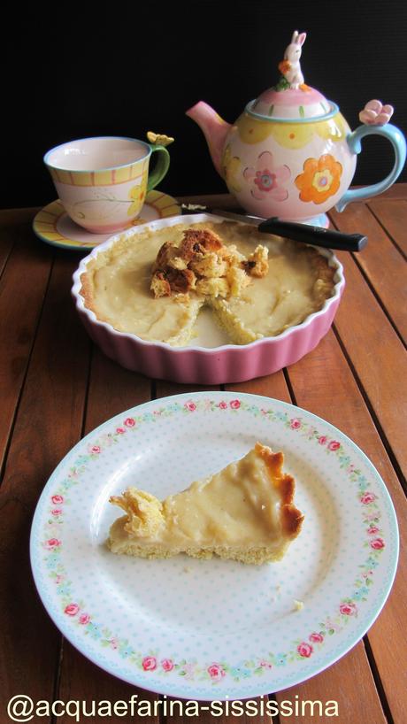 crostata con frolla all'olio allo zenzero con crema alla cannella e panettone