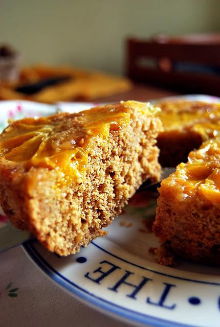 Torta alla vaniglia, arancia e cannella con farina di farro integrale (senza uova e senza latte)