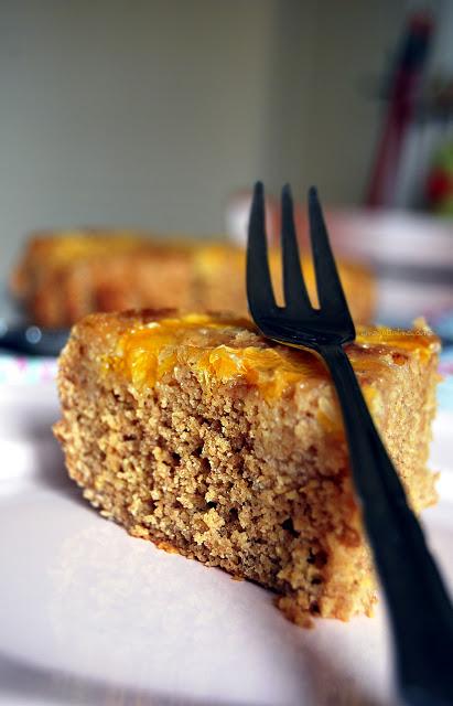 Torta alla vaniglia, arancia e cannella con farina di farro integrale (senza uova e senza latte)