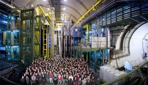 La collaborazione LhCB nella caverna dove e' montato l'esperimento