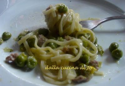 Bavette al sugo bianco di maiale e piselli