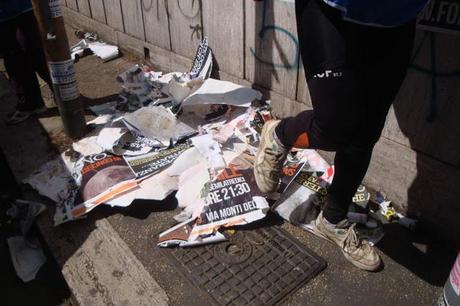 MESSAGGIO SUBLIMINALE AGLI ATTACCHINI E LASAGNARI IMPROVVISATI: ECCO LA FINE CHE FARANNO I VOSTRI BEI MANIFESTI ABUSIVI!