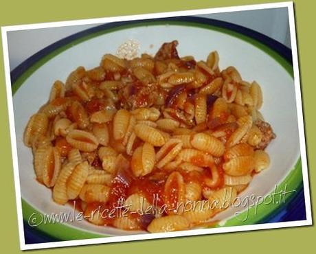 Malloreddus alla campidanese - Gnocchetti sardi al sugo di salsiccia (6)_thumb[17]