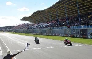 4.ApriliaRacing_Laverty_Assen_finish