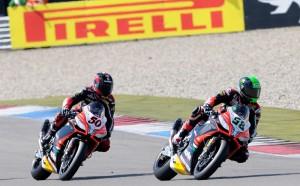 2.ApriliaRacing_Laverty_Guintoli_race