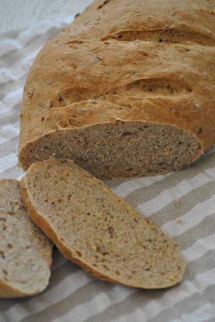 Pane al farro, girasole, lino, sesamo, nigella: un pane buono