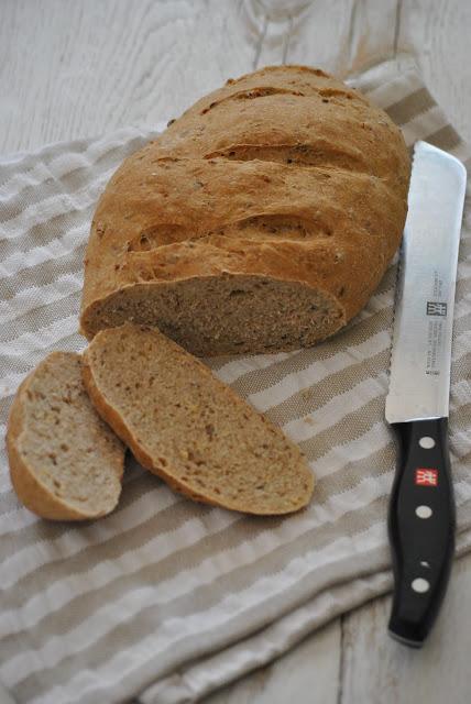 Pane al farro, girasole, lino, sesamo, nigella: un pane buono