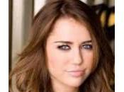 Miley Cyrus felice Liam Hemsworth, vuole privacy