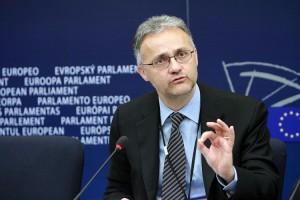 Chi è Mario Mauro Ministro della Difesa. mario-mauro-ministro-difesa