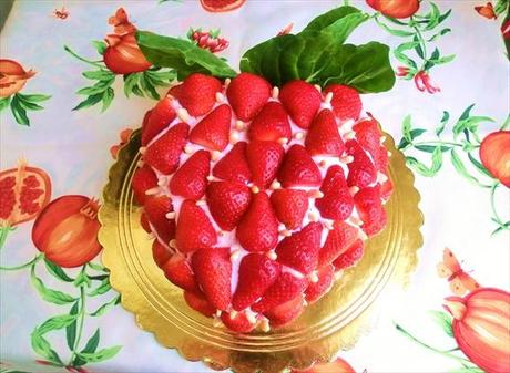 Torta alle fragole e cioccolato bianco / Cake with strawberries and white chocolate