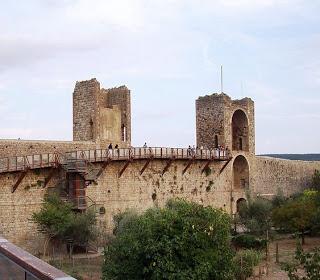 VIAGGI DI PRIMAVERA ... MONTERIGGIONI & IL PROSCIUTTO DI CINTA SENESE ...