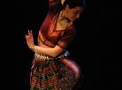 DANZA INDIANA: danza musica Luisa Spagna Paolo Pacciolla TEATRO MILANO