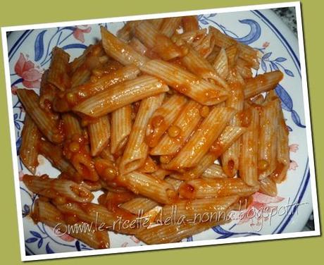 Penne di farro con sugo piccante di cipollotto, pomodoro e lenticchie (8)