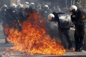 Guerriglia urbana in Grecia (ottobre 2012).