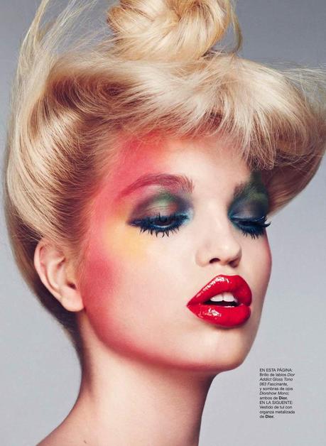 { Daphne Groeneveld | Alguien Nos Mira }