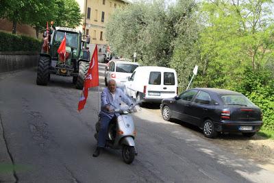 le Girlesque al corteo del Primo Maggio