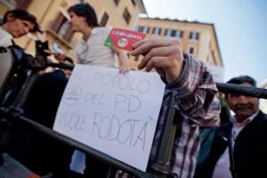 manifestazioni spontanee di iscritti ed elettori del PD in piazza Montecitorio in occasione della votazione per l'elezione del presidente della Repubblica