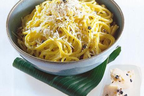 The recipe of pasta con pecorino and pepper