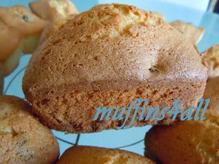 Mini plumcake con kamut, farina di mandorle e mirtilli rossi