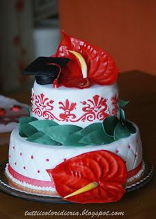 Torta con anthurium per una laurea