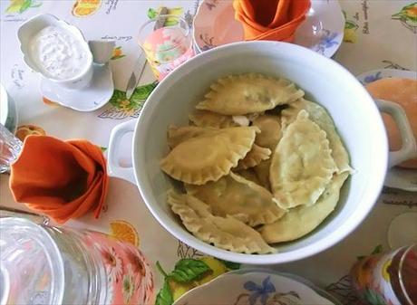 Vareniki con ripieno di purè di patate e funghi / Vareniki stuffed with mashed potatoes and mushrooms