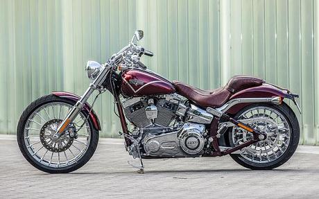 Harley-Davidson FXSBE CVO Breakout 2013 #2