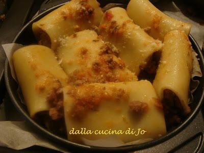 Paccheri ripieni di coniglio ai carciofi