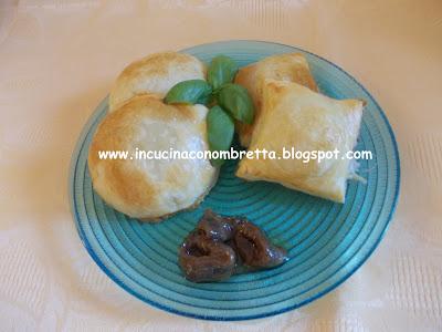 Ravioli di sfoglia con alici in salsa piccante