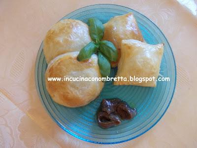 Ravioli di sfoglia con alici in salsa piccante